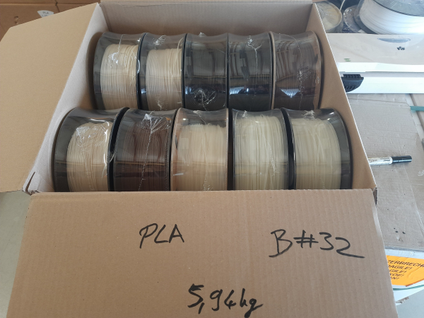 PLA B-Ware Box #32: 5.94kg PLA gemischte Farben - Made in Europe