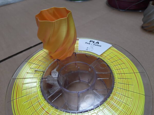 DualColor Silk PLA (zweifarbig, Hersteller: MCPP) | 0.75kg | Ø 1.75mm | Gelb - Pink