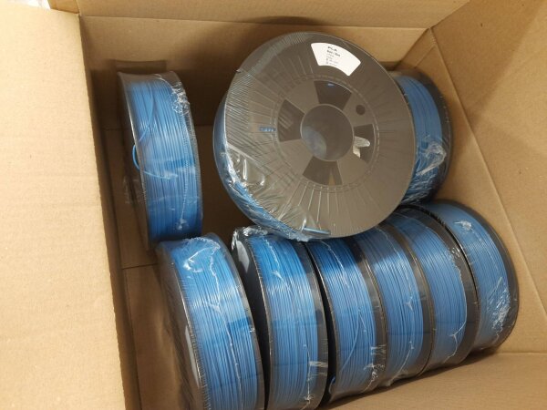 12 x 0.75kg PLA (Hersteller MCPP) Hellblau